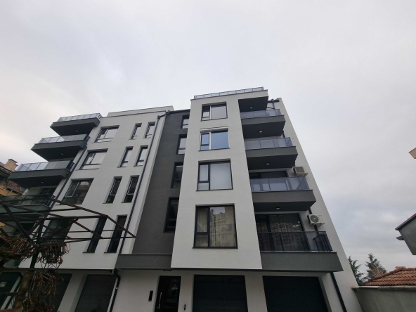 Тристаен апартамент в Благоевград, Широк център - 116 кв.м за 550 €/кв.м - Снимка #1