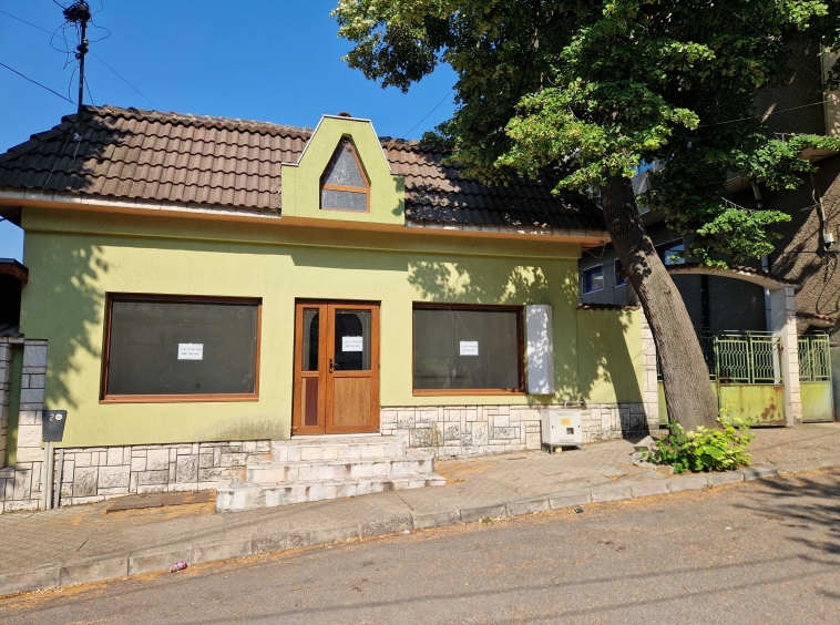 Дава се под наем Магазин в Попово - 30 кв.м за 298.86 € - Снимка #1