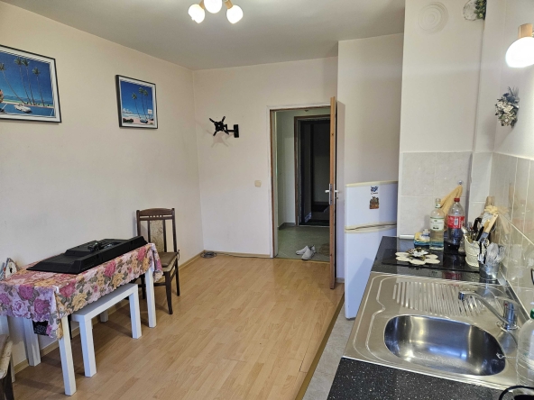 Дава се под наем Двустаен апартамент в Варна, Аспарухово - 45 кв.м за 318.75 € - Снимка #1