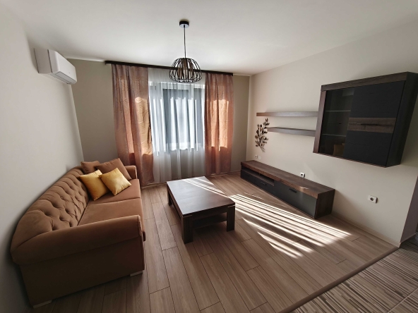 Дава се под наем Тристаен апартамент в Стара Загора, Три чучура - юг - 89 кв.м за 473.79 € - Снимка #1