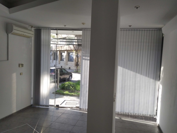 Магазин в Разград, Център - 30 кв.м за 4250 €/кв.м - Снимка #1