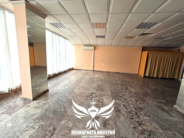 Дава се под наем Магазин в Асеновград - 150 кв.м за 1057.23 € - Снимка #1