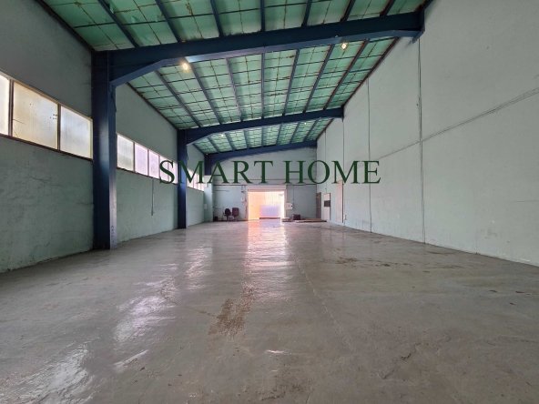 Дава се под наем Склад в Велико Търново, Бузлуджа - 225 кв.м за 918 € - Снимка #1