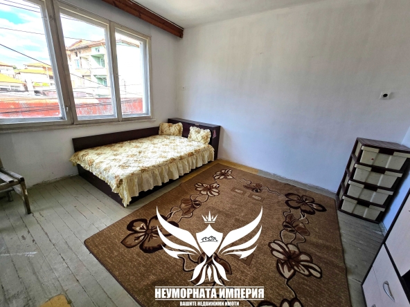 Дава се под наем Четиристаен апартамент в Асеновград - 122 кв.м за 257.04 € - Снимка #1