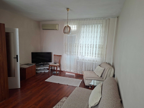 Двустаен апартамент в Плевен, Идеален център - 60 кв.м за 859 €/кв.м - Снимка #1