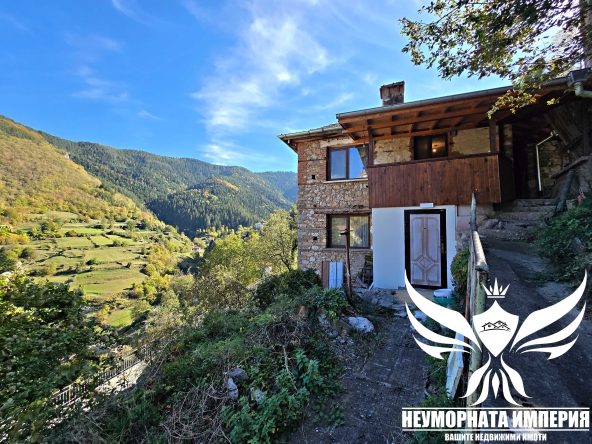 Къща в с. Дряново, Област Пловдив - 340 кв.м за 155 €/кв.м - Снимка #1