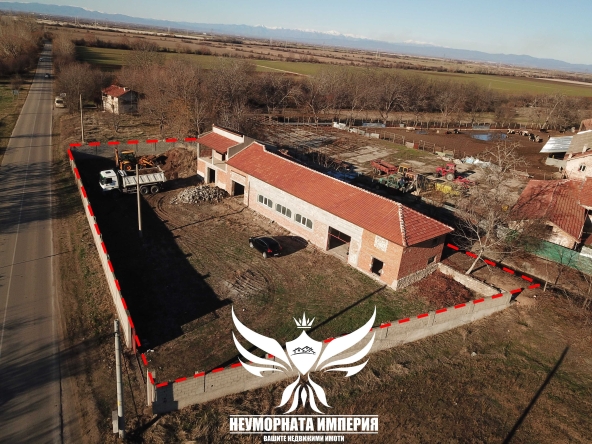 Промишлена сграда в с. Болярци, Област Пловдив - 1641 кв.м за 49 €/кв.м - Снимка #1