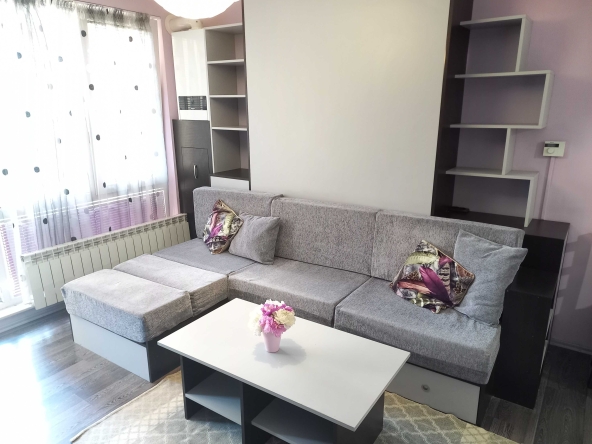 Дава се под наем Двустаен апартамент в София, Витоша - 68 кв.м за 418.2 € - Снимка #1