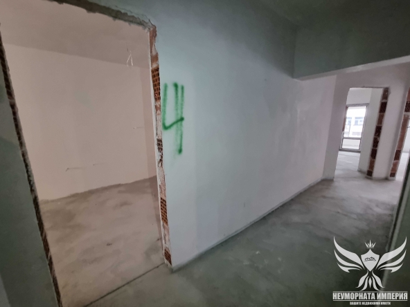 Тристаен апартамент в Асеновград - 165 кв.м за 445 €/кв.м - Снимка #1