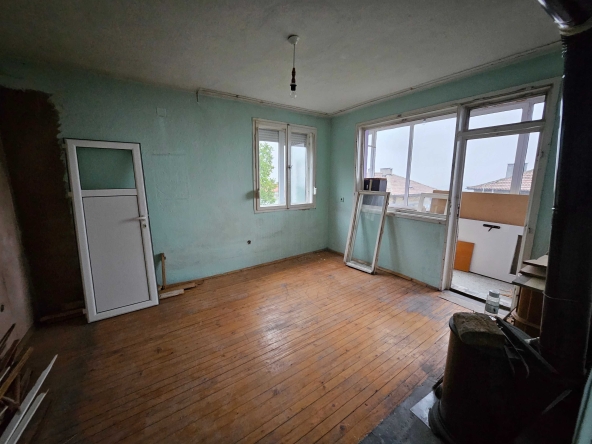 Многостаен апартамент в Асеновград - 105 кв.м за 544 €/кв.м - Снимка #1