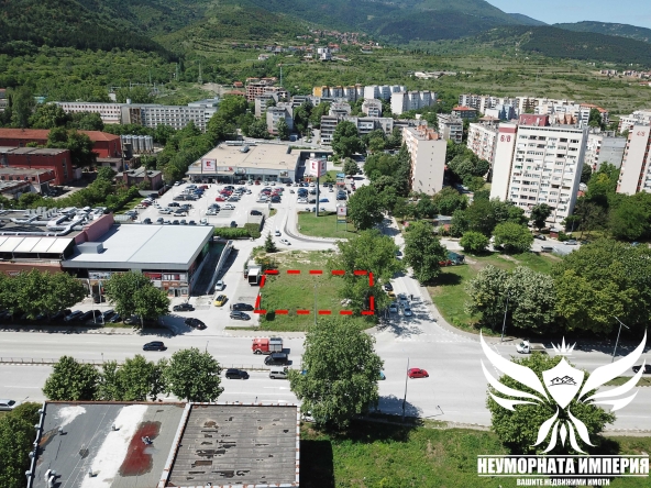 Дава се под наем Гараж / Паркомясто в Асеновград - 600 кв.м за 777.75 € - Снимка #1