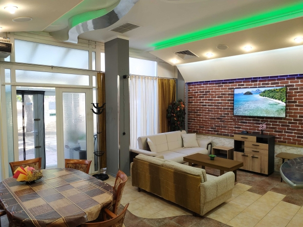 Тристаен апартамент в Русе, Широк център - 138 кв.м за 1153 €/кв.м - Снимка #1