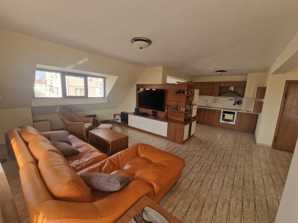 Многостаен апартамент в Благоевград, Широк център - 220 кв.м за 788 €/кв.м - Снимка #1