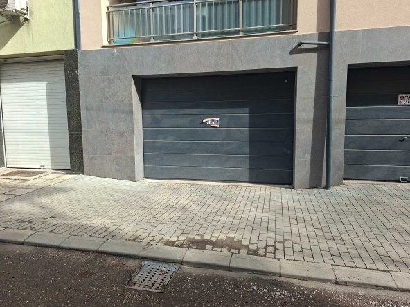 Дава се под наем Гараж / Паркомясто в Пловдив, Младежки Хълм - 20 кв.м за 59.67 € - Снимка #1