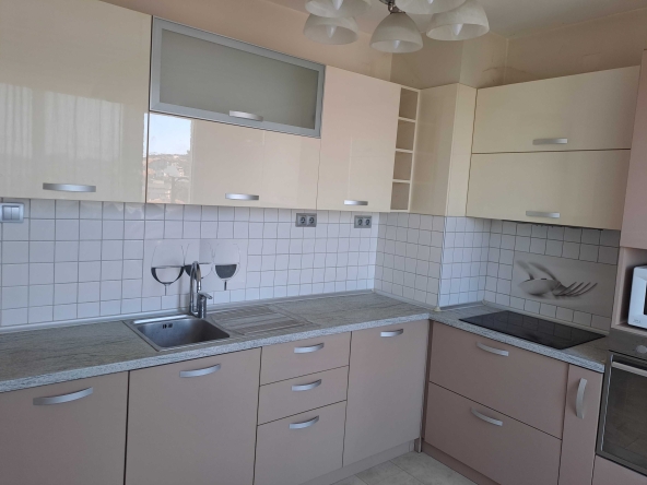 Тристаен апартамент в Плевен, Широк център - 75 кв.м за 1180 €/кв.м - Снимка #1