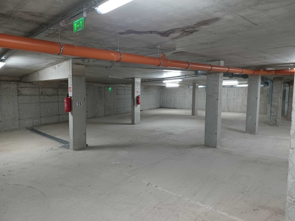 Дава се под наем Гараж / Паркомясто в Варна, Възраждане 2 - 12 кв.м за 18951.6 € - Снимка #1