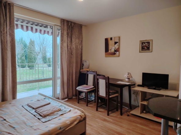 Дава се под наем Едностаен апартамент в Несебър - 32 кв.м за 208.08 € - Снимка #1