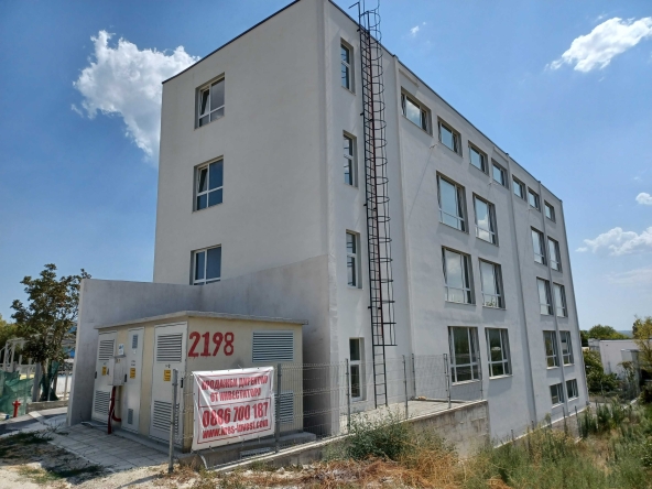 Промишлена сграда в Варна, Западна промишлена зона - 325 кв.м за 471 €/кв.м - Снимка #1