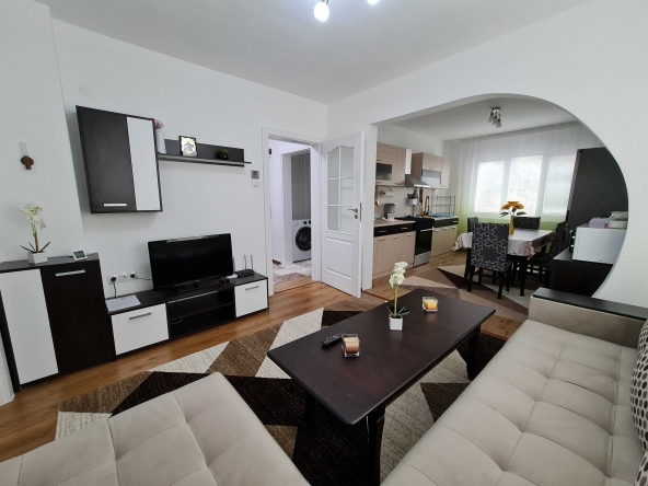 Тристаен апартамент в Габрово, Трендафил 1 - 80 кв.м за 829 €/кв.м - Снимка #1