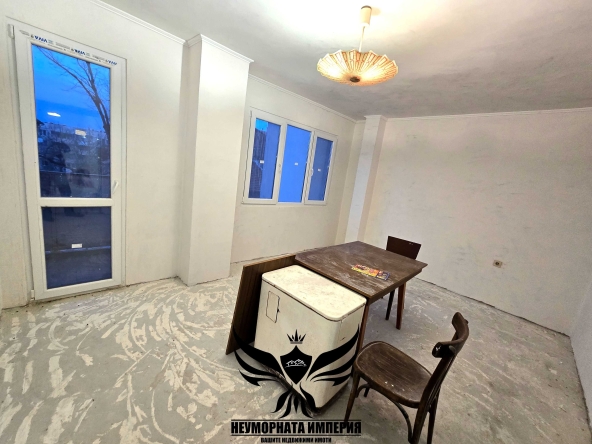 Тристаен апартамент в Асеновград - 91 кв.м за 824 €/кв.м - Снимка #1