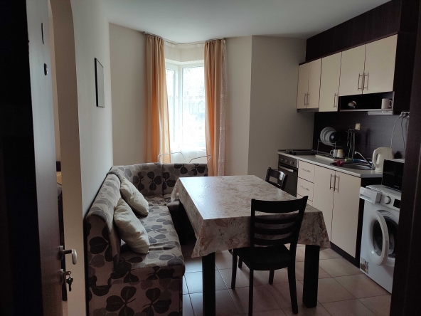 Дава се под наем Двустаен апартамент в Свети Влас - 50 кв.м за 228.99 € - Снимка #1