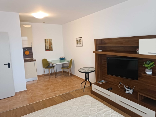 Дава се под наем Едностаен апартамент в Ахелой - 30 кв.м за 229.5 € - Снимка #1