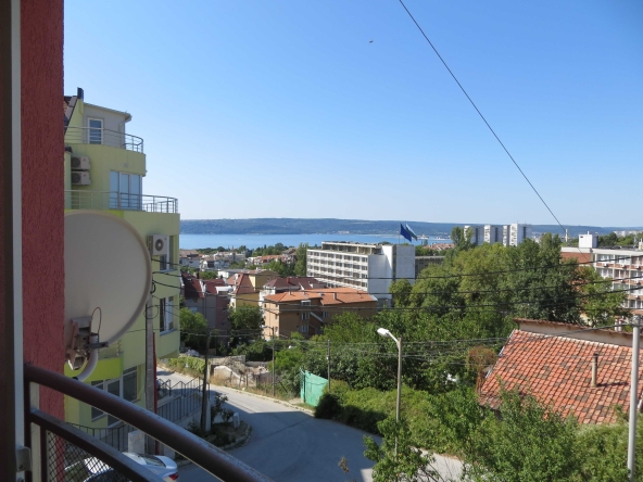 Дава се под наем Тристаен апартамент в Варна, Бриз - 78 кв.м за 747.66 € - Снимка #1