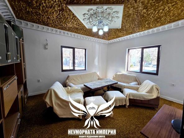 Дава се под наем Тристаен апартамент в Асеновград - 125 кв.м за 361.08 € - Снимка #1