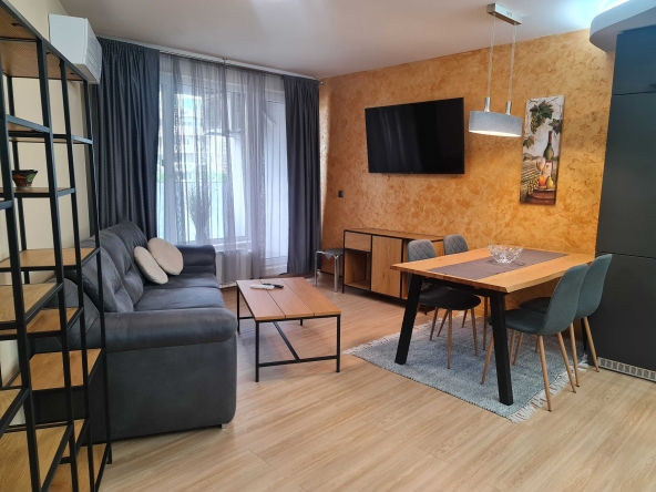 Дава се под наем Тристаен апартамент в София, Център - 92 кв.м за 997.05 € - Снимка #1
