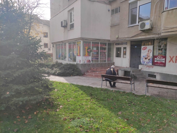 Магазин в Хасково, Любен Каравелов - 110 кв.м за 1000 €/кв.м - Снимка #1