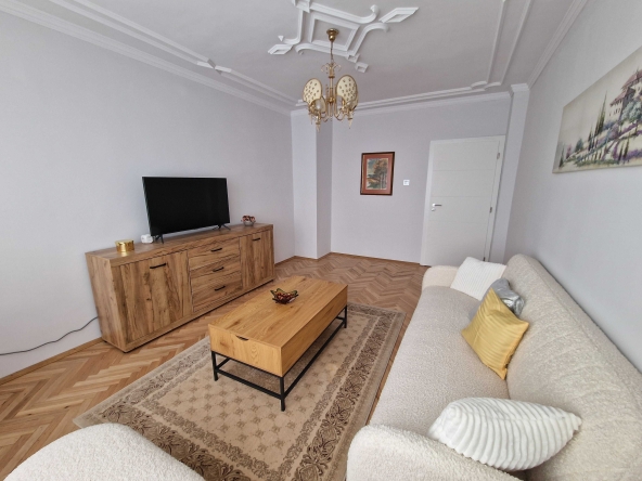 Дава се под наем Двустаен апартамент в Варна, м-т Сотира - 63 кв.м за 498.27 € - Снимка #1