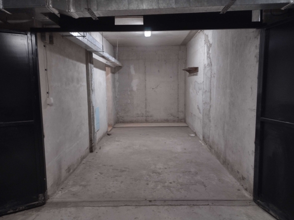 Дава се под наем Гараж / Паркомясто в София, Студентски град - 23 кв.м за 149.43 € - Снимка #1