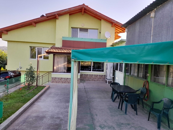 Къща в с. Големо Бучино, Област Перник - 215 кв.м за 653 €/кв.м - Снимка #1