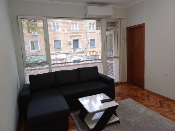 Двустаен апартамент в Бургас, Център - 87 кв.м за 1401 €/кв.м - Снимка #1