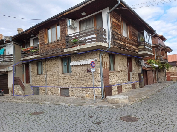 Дава се под наем Етаж от къща в Бургас, Възраждане - 85 кв.м за 1854.87 € - Снимка #1