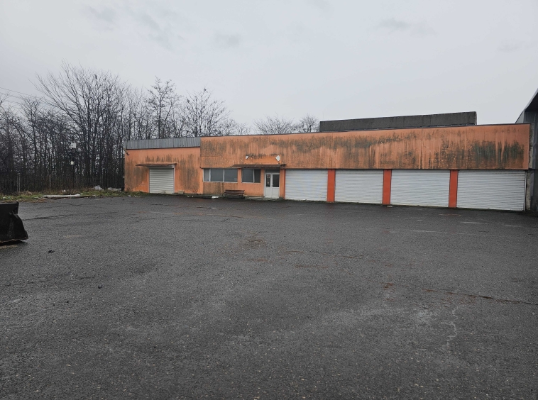 Склад в Добрич, Център - 2061 кв.м за 57 €/кв.м - Снимка #1