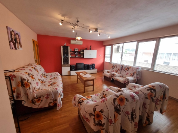 Тристаен апартамент в Благоевград, Широк център - 125 кв.м за 694 €/кв.м - Снимка #1