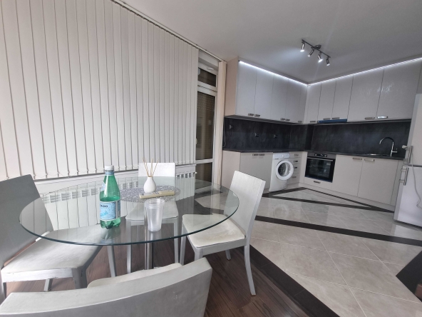 Тристаен апартамент в Благоевград, Ален мак - 90 кв.м за 1017 €/кв.м - Снимка #1