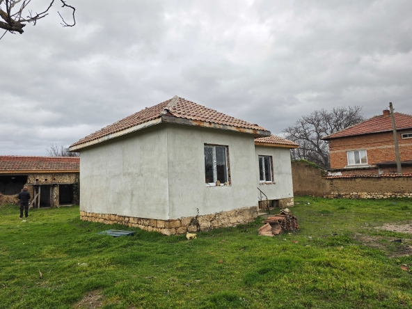 Къща в с. Гранит, Област Стара Загора - 75 кв.м за 136 €/кв.м - Снимка #1