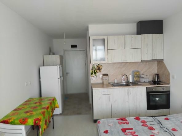 Дава се под наем Едностаен апартамент в Свети Влас - 36 кв.м за 248.88 € - Снимка #1