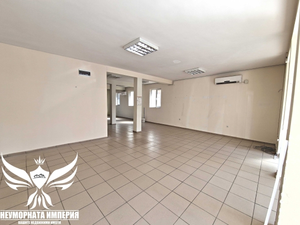 Дава се под наем Магазин в Асеновград - 180 кв.м за 947.58 € - Снимка #1