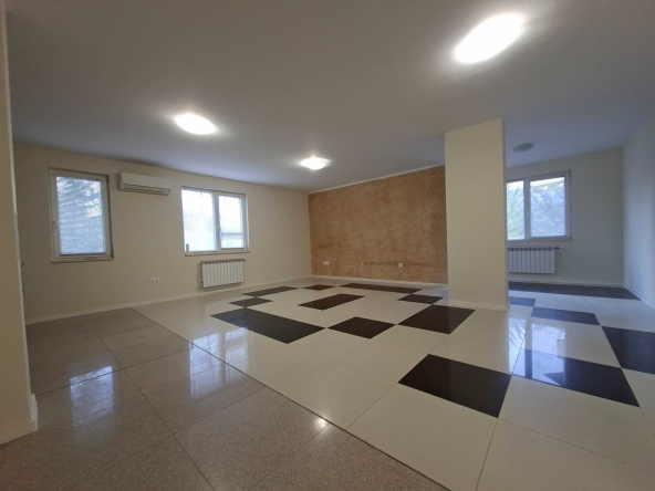 Дава се под наем Тристаен апартамент в София, Градина - 110 кв.м за 847.62 € - Снимка #1