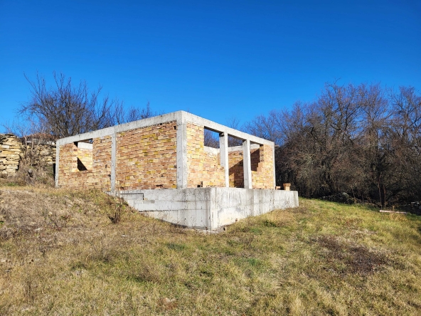 Къща в с. Славейково, Област Габрово - 64 кв.м за 359 €/кв.м - Снимка #1