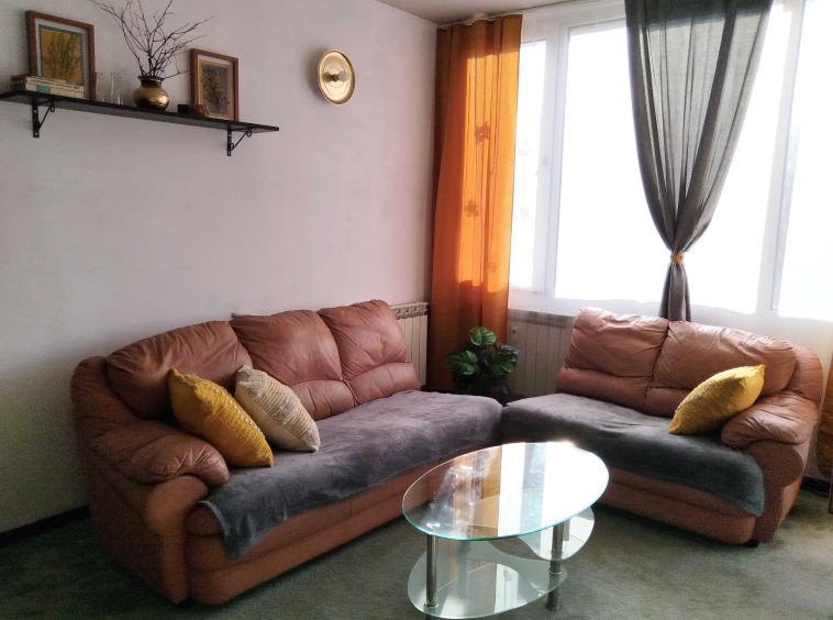 Дава се под наем Двустаен апартамент в Пловдив, Център - 60 кв.м за 398.82 € - Снимка #1