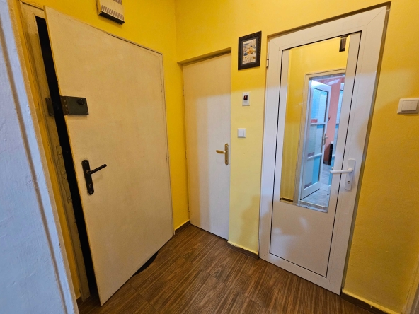 Дава се под наем Едностаен апартамент в София, Борово - 42 кв.м за 448.8 € - Снимка #1