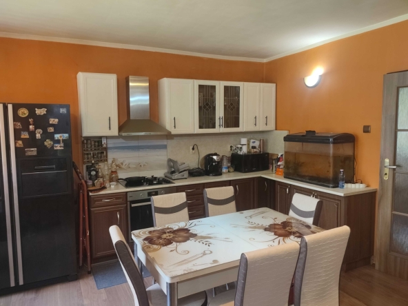 Четиристаен апартамент в Търговище, Вароша - 106 кв.м за 615 €/кв.м - Снимка #1