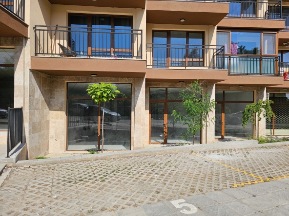 Дава се под наем Магазин в София, Малинова долина - 119 кв.м за 1495.83 € - Снимка #1