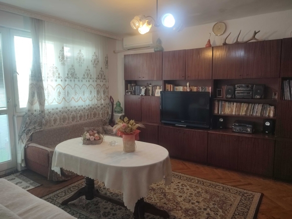 Двустаен апартамент в Търговище, Вароша - 70 кв.м за 1130 €/кв.м - Снимка #1