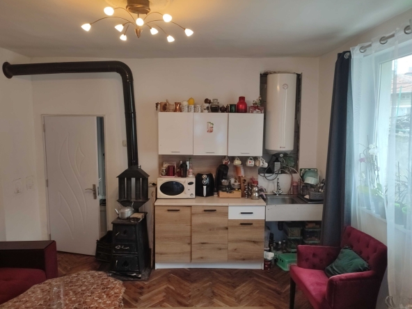 Етаж от къща в Търговище, Център - 120 кв.м за 1101 €/кв.м - Снимка #1