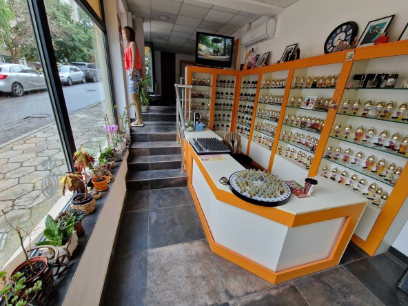 Дава се под наем Магазин в Шумен, Център - 40 кв.м за 306 € - Снимка #1